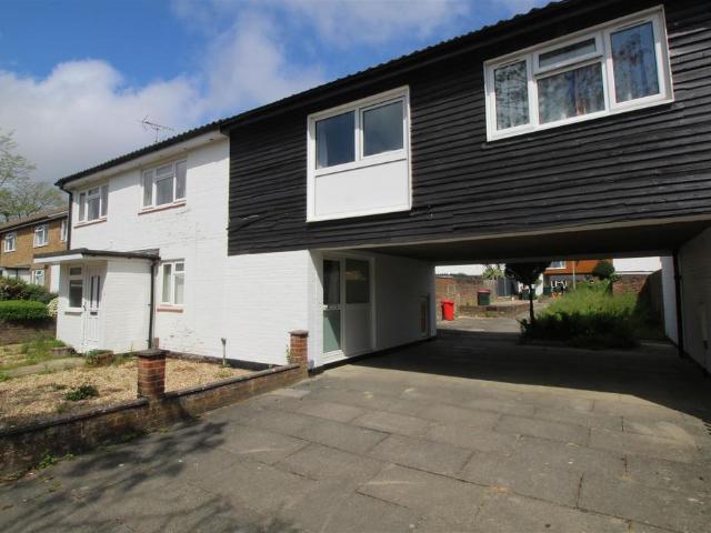 Apartment for rent in Furnace Green, Crawley
