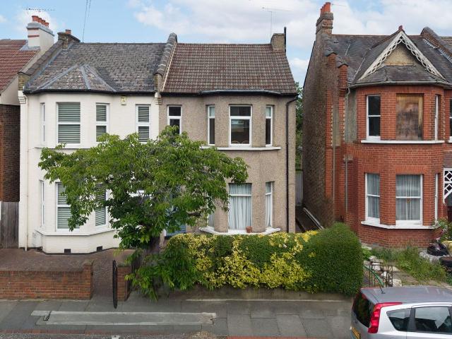 Apartment for rent in North Finchley, Greater London