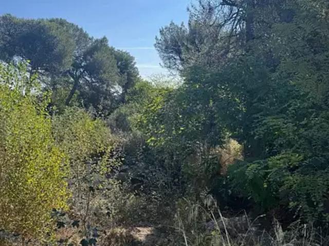 Terrain vente à Aix-en-Provence, Lambesc