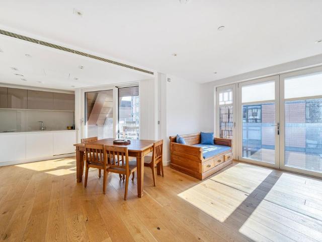 House for rent in South Lambeth, Greater London