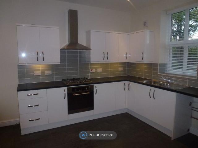 House for rent in Charlesworth, East Midlands