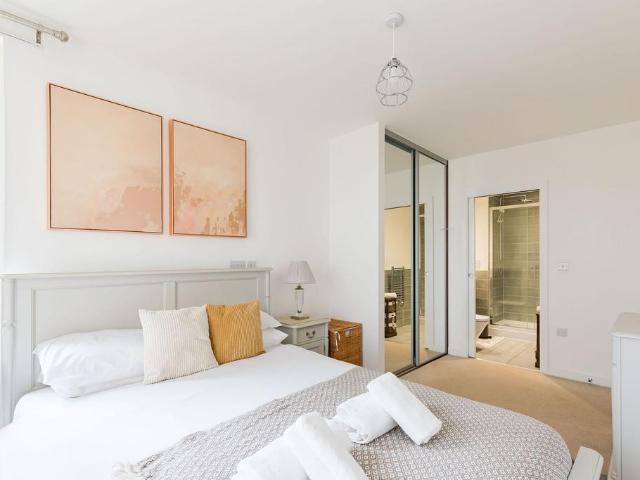 House for rent in Poplar Grove, Greater London