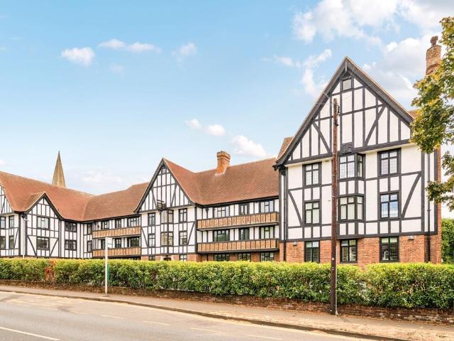 Apartment for rent in Lower Green Esher, Blackhills