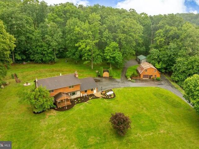 House for sale in Honey Brook