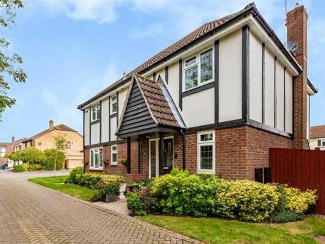 House for sale in Queens Park, Basildon