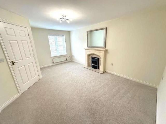 House for rent in Oakhurst, Abbey Mead