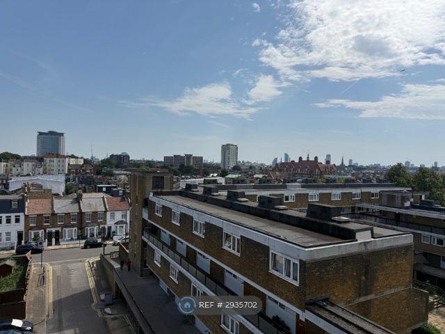 Apartment for rent in West Kensington, Greater London