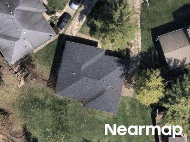 House for sale in Greenfield