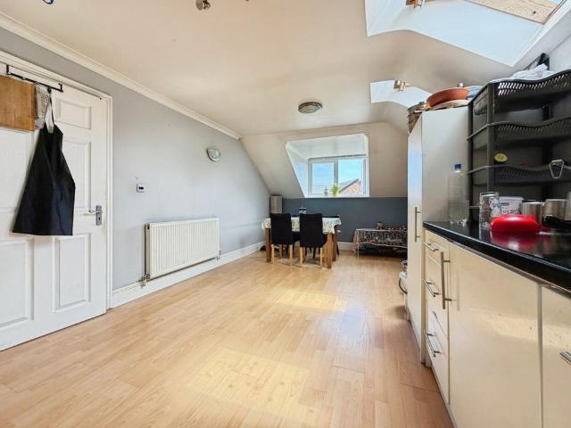 Apartment for rent in London Borough of Hounslow, Heston