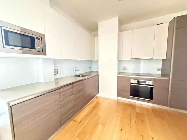 Apartment for rent in London Borough of Hounslow, Greater London