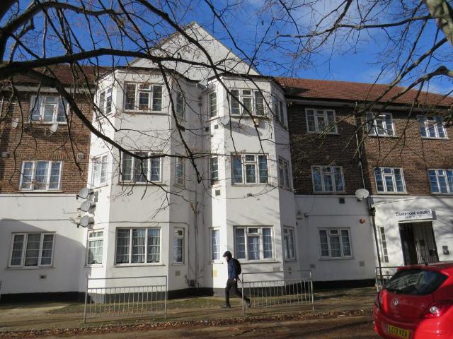 Apartment for rent in London Borough of Hounslow, Heston