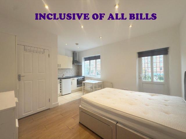 Studio for rent in London Borough of Hounslow, Greater London