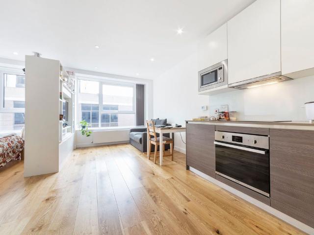 Studio for rent in London Borough of Hounslow, Greater London