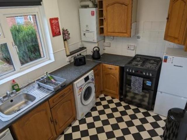 Room for rent in Poolfields, Butterton