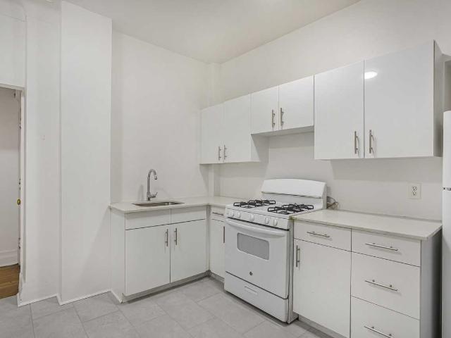 Apartment for rent in St. Leonard's, Quebec