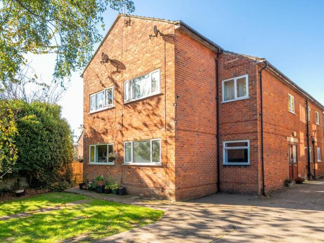 Apartment for rent in Hookstone, Harrogate