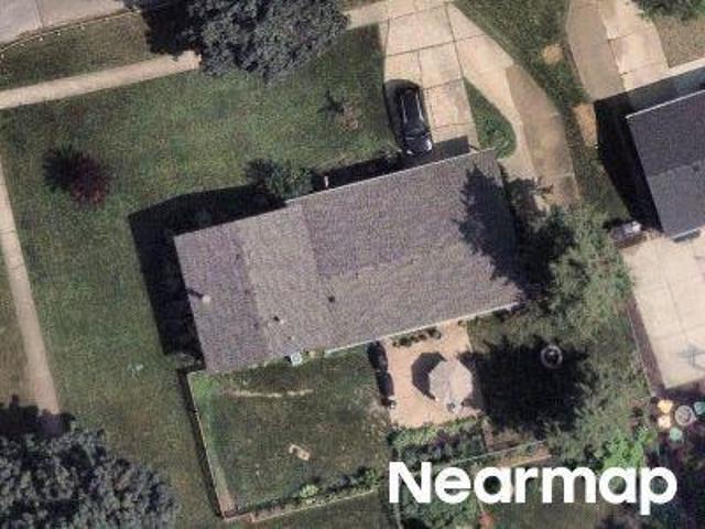 House for sale in Mchenry, Illinois