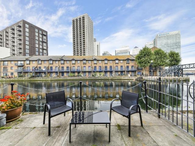House for rent in Blackwall, Greater London