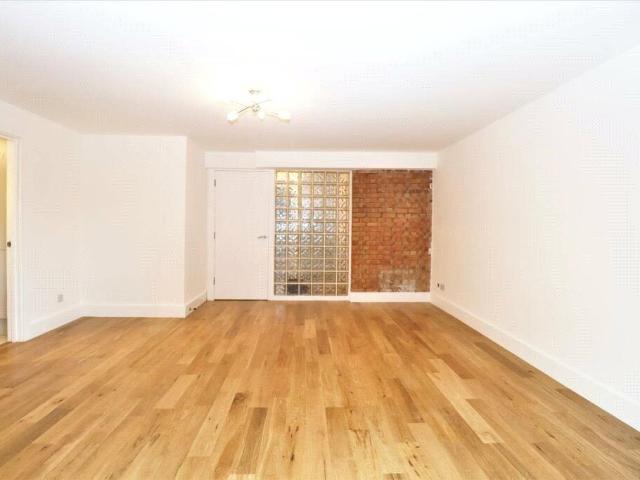 Apartment for rent in London Borough of Tower Hamlets, Greater London
