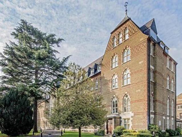 House for sale in Isleworth, Greater London
