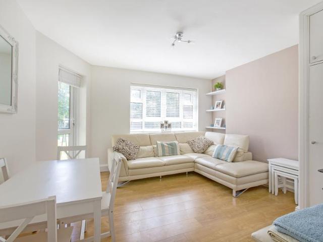 Apartment for rent in Putney, Greater London