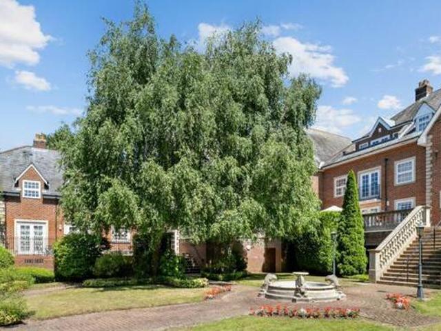 House for sale in Greater London