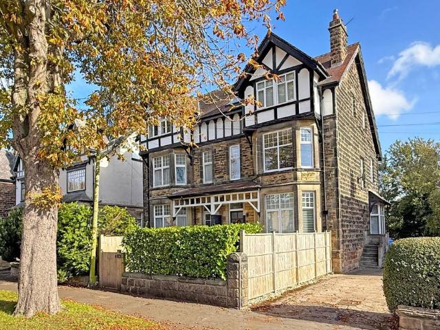 Apartment for rent in Hookstone, Harrogate