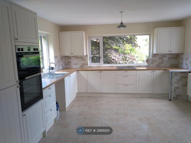 House for rent in Bolton le Sands, Bare