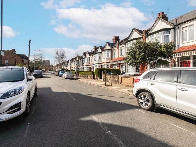 House for rent in Dollis Hill, Greater London
