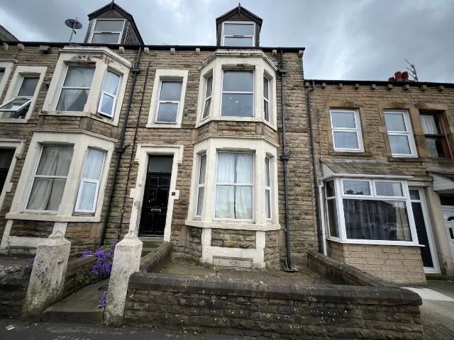 Apartment for rent in Poulton-le-Sands, Bare