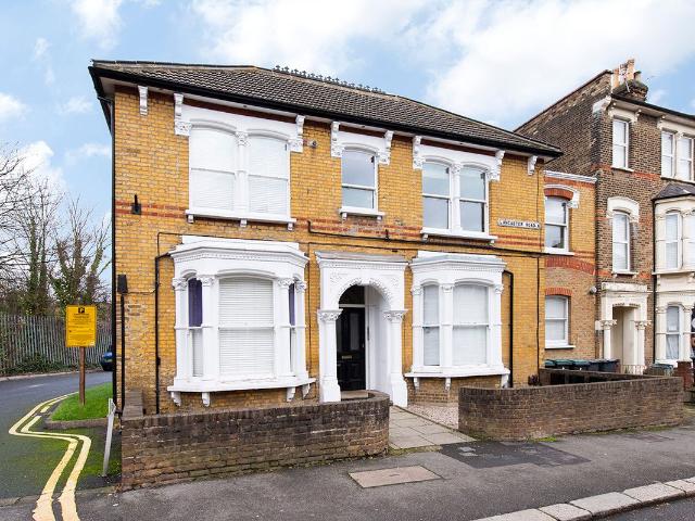 Apartment for rent in Stroud Green, Greater London