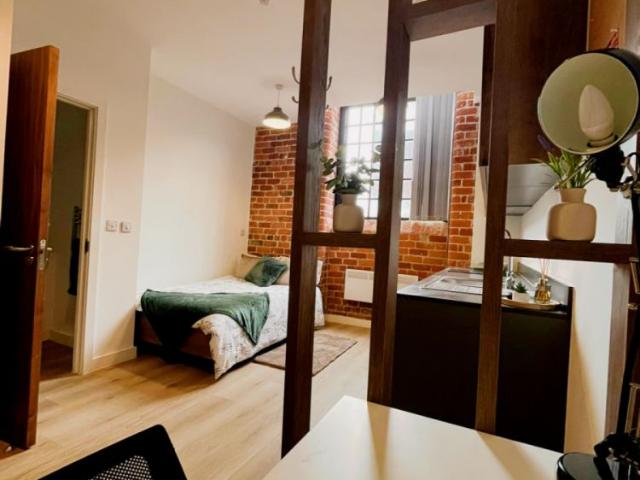 Studio for rent in Bare, Lancashire