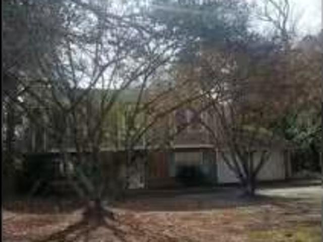 House for sale in Riverdale