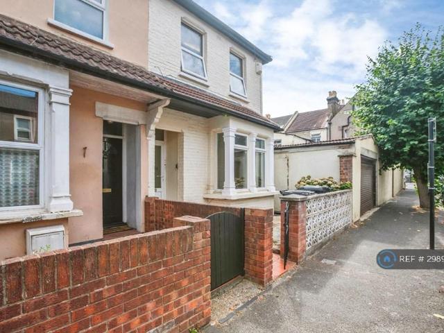 House for rent in London Borough of Croydon, Greater London