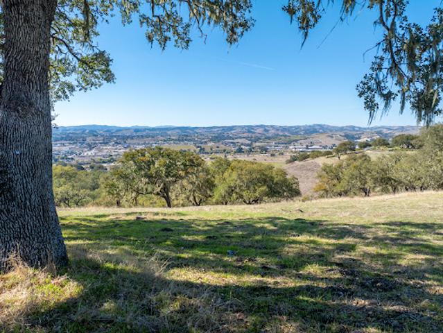 Land for sale in Templeton, California