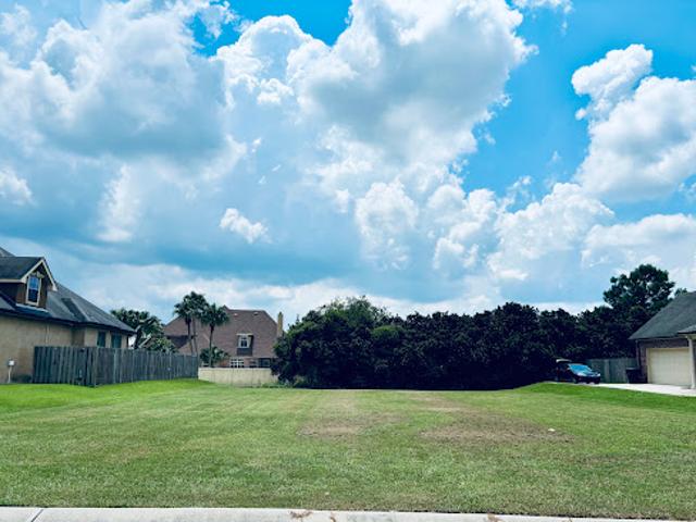 Land for sale in Belle Chasse