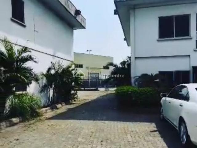 Flat for sale in Surulere , Surulere