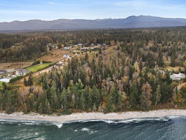 Land for sale in Courtenay, British Columbia