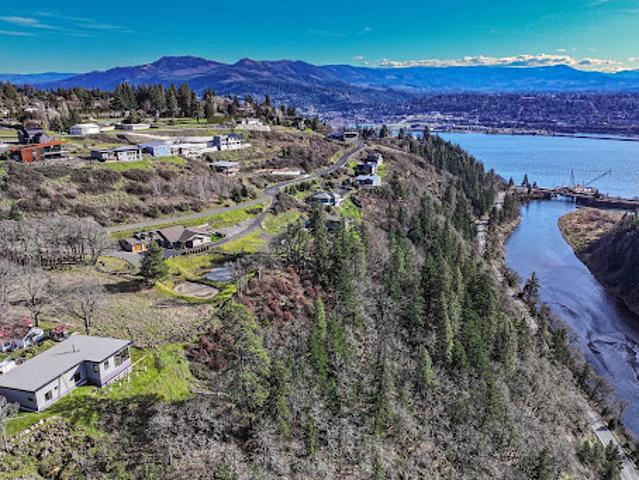 Land for sale in White Salmon, Washington