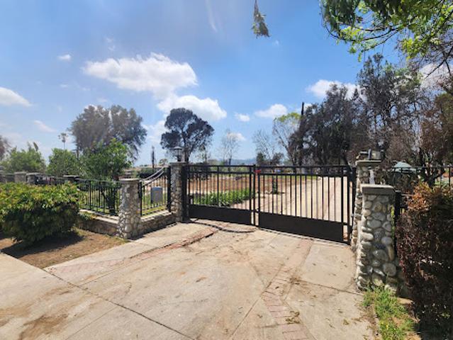 Land for sale in Altadena