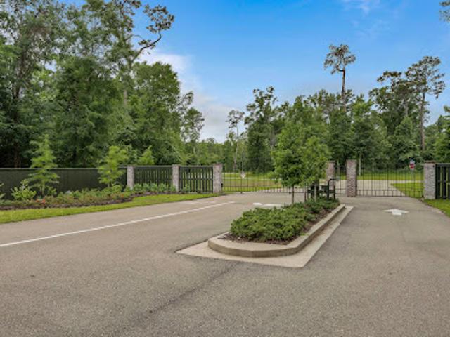 Land for sale in Mandeville, Louisiana