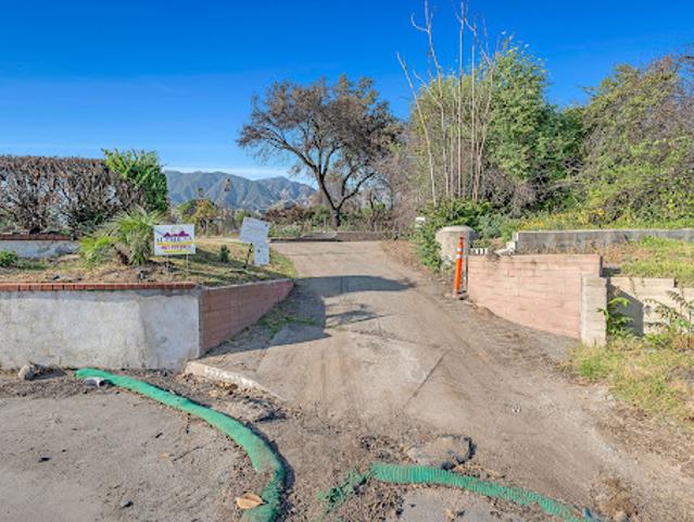 Land for sale in Altadena