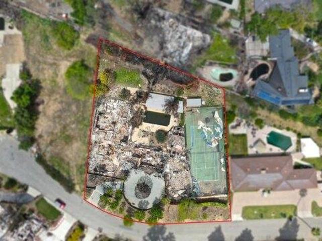 Land for sale in Altadena