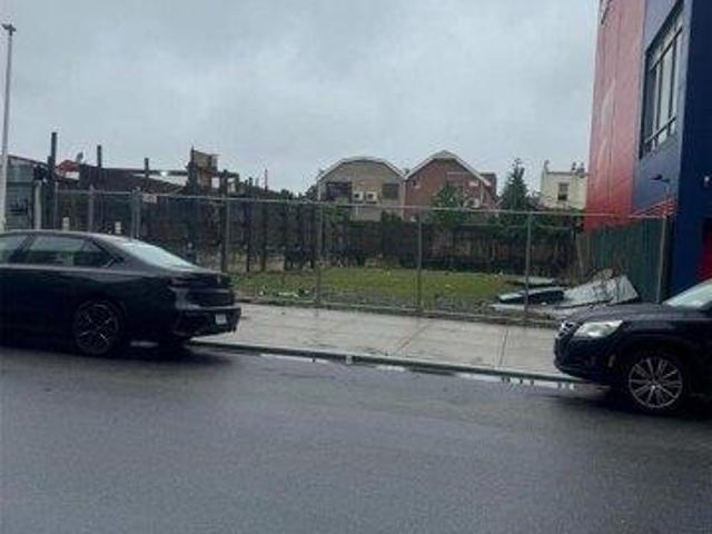 Land for sale in Astoria