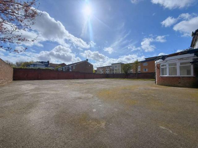 Land for rent in Harvills Hawthorn, Hill Top
