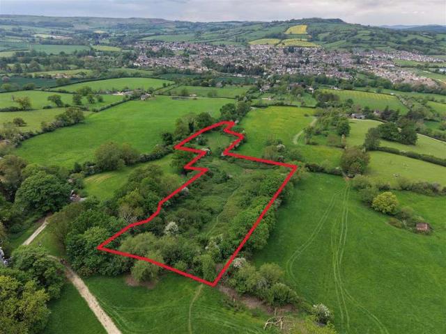 Land for sale in Winchcombe, Pamington