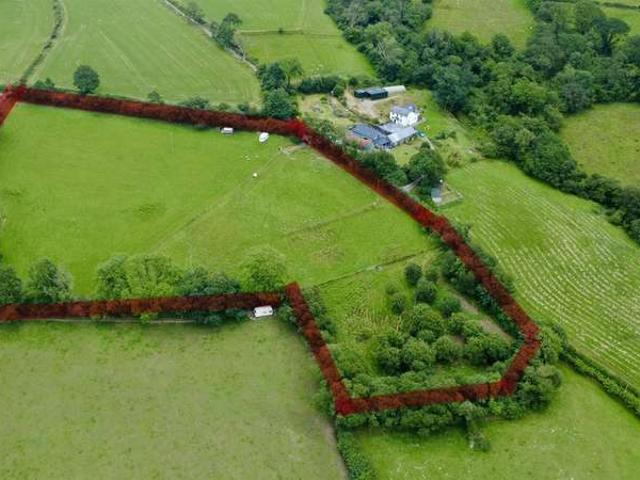 Land for sale in Cynwyl Gaeo, Ffarmers