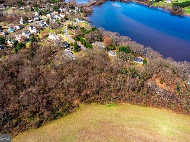 Land for sale in Crumpton