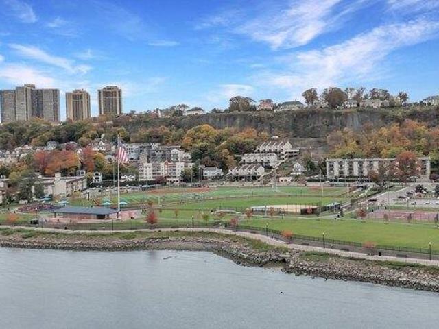 Land for sale in Edgewater, New Jersey