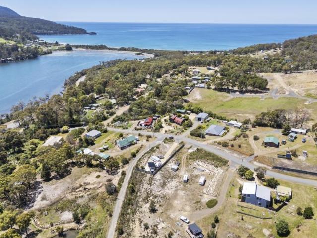 Land for sale in Eaglehawk Neck, Tasmania
